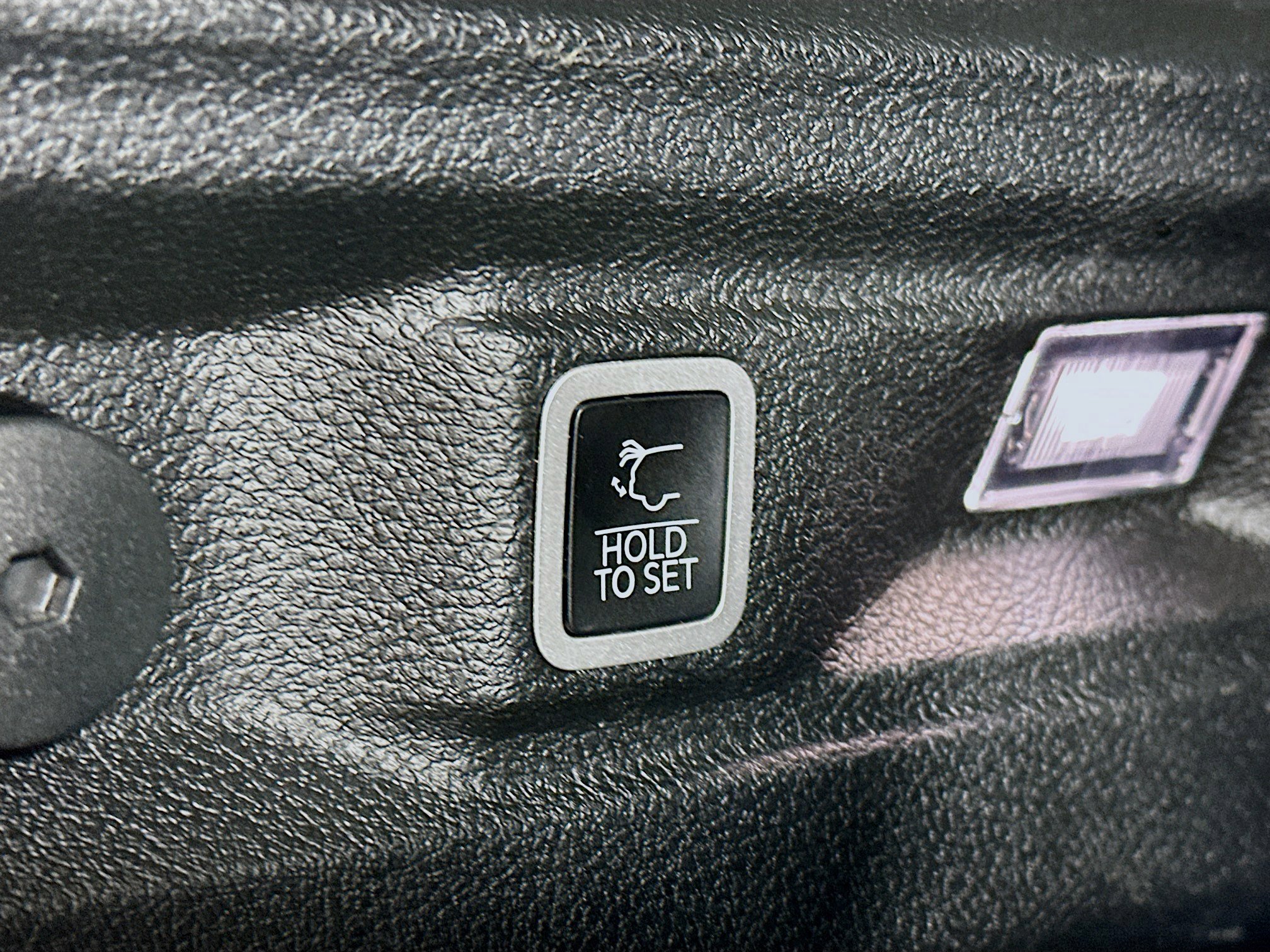 Used 2022 Jeep Grand Cherokee L Limited w/ Luxury Tech Group II image 30