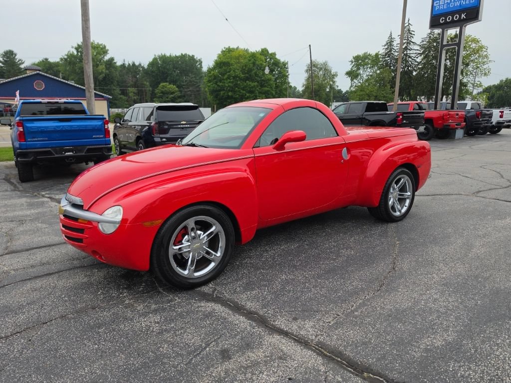 Used 2004 Chevrolet SSR w/ Preferred Equipment Group RWD image 3