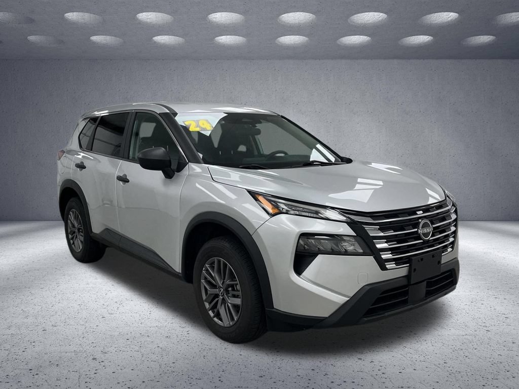 Used 2024 Nissan Rogue S FWD image 7