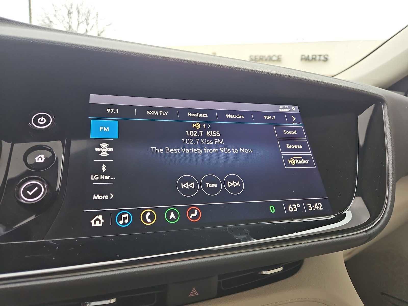 Used 2021 Buick Envision Avenir w/ Technology Package II image 31