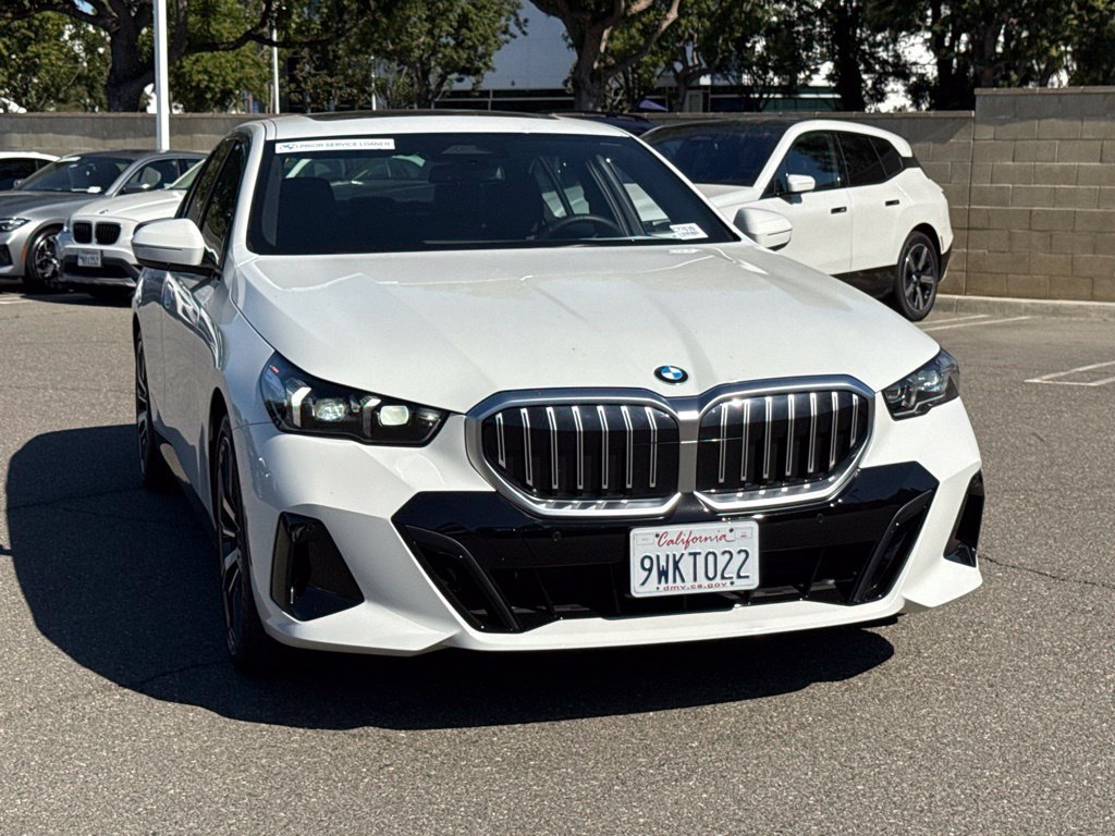 Used 2026 BMW 530i w/ M Sport Package RWD image 39