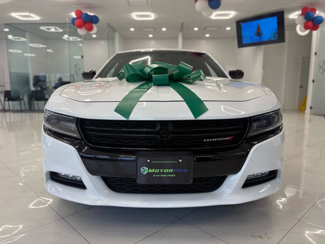 Used 2020 Dodge Charger SXT w/ Blacktop Package AWD/4WD image 2