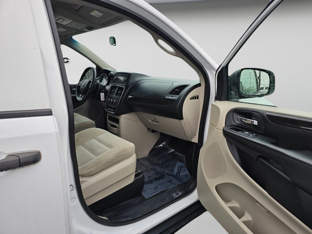 Used 2014 RAM C/V Tradesman FWD image 34