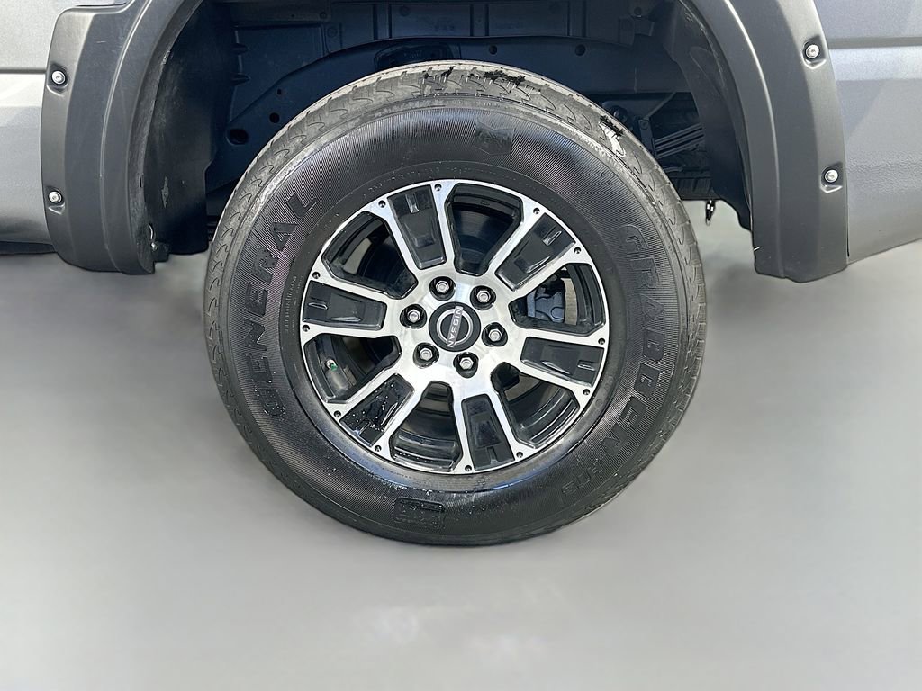 Used 2024 Nissan Titan SV AWD/4WD image 33