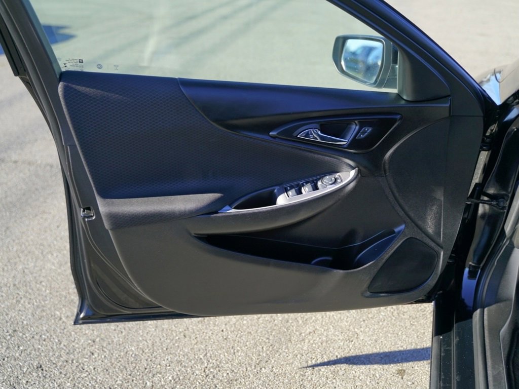 Used 2023 Chevrolet Malibu LT image 17