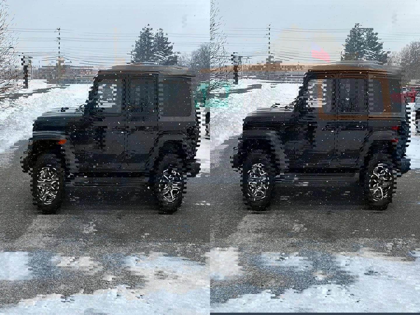 Used 2020 Jeep Wrangler Unlimited Sport image 2