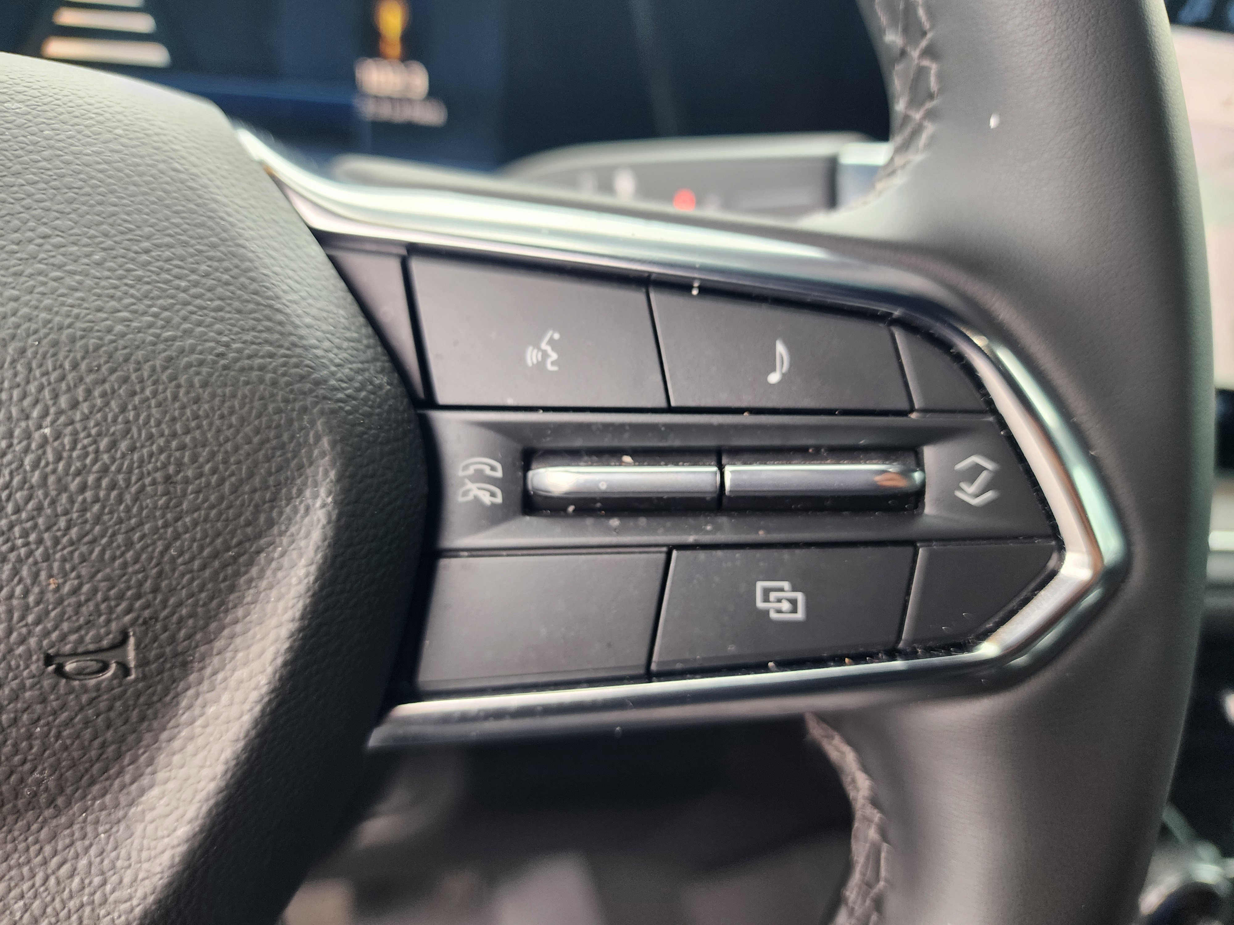 Used 2026 Chevrolet Suburban LT image 29