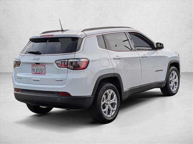 Used 2024 Jeep Compass Latitude AWD/4WD image 6