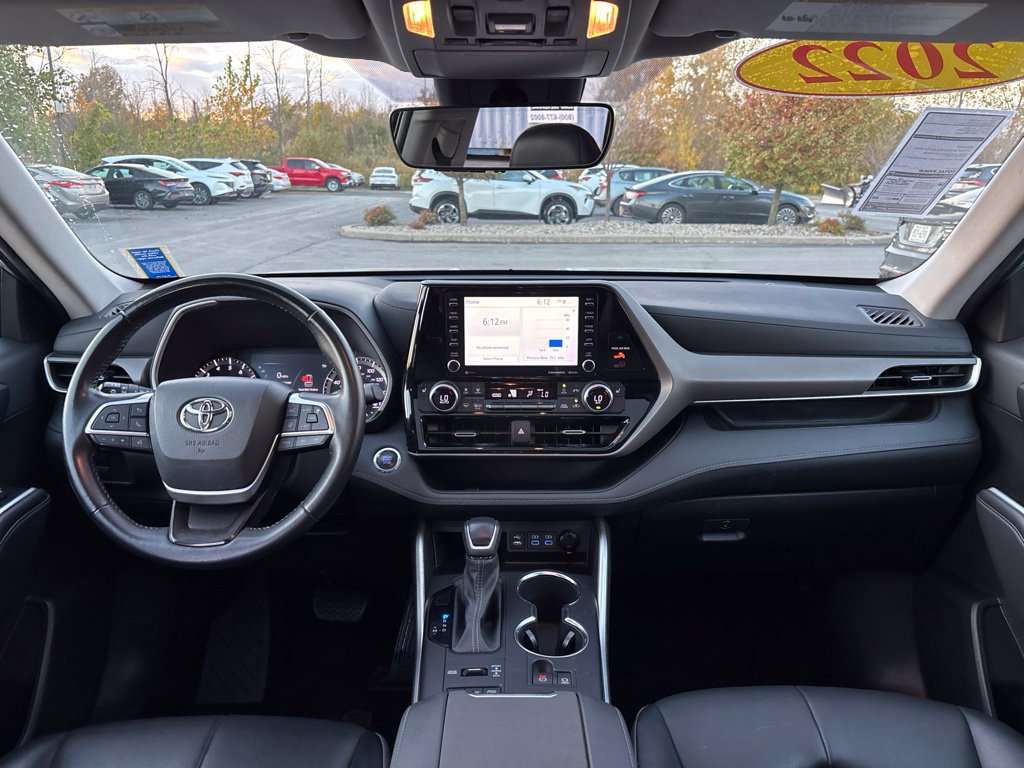 Used 2022 Toyota Highlander XLE AWD/4WD image 20