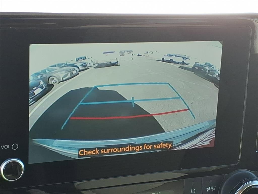 Used 2023 Toyota Highlander L image 9