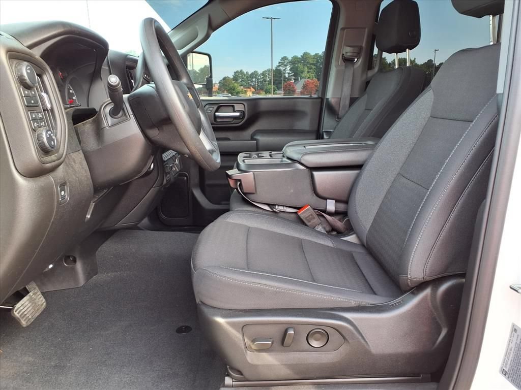 Used 2025 Chevrolet Silverado 2500 Custom w/ Custom Value Package AWD/4WD image 3
