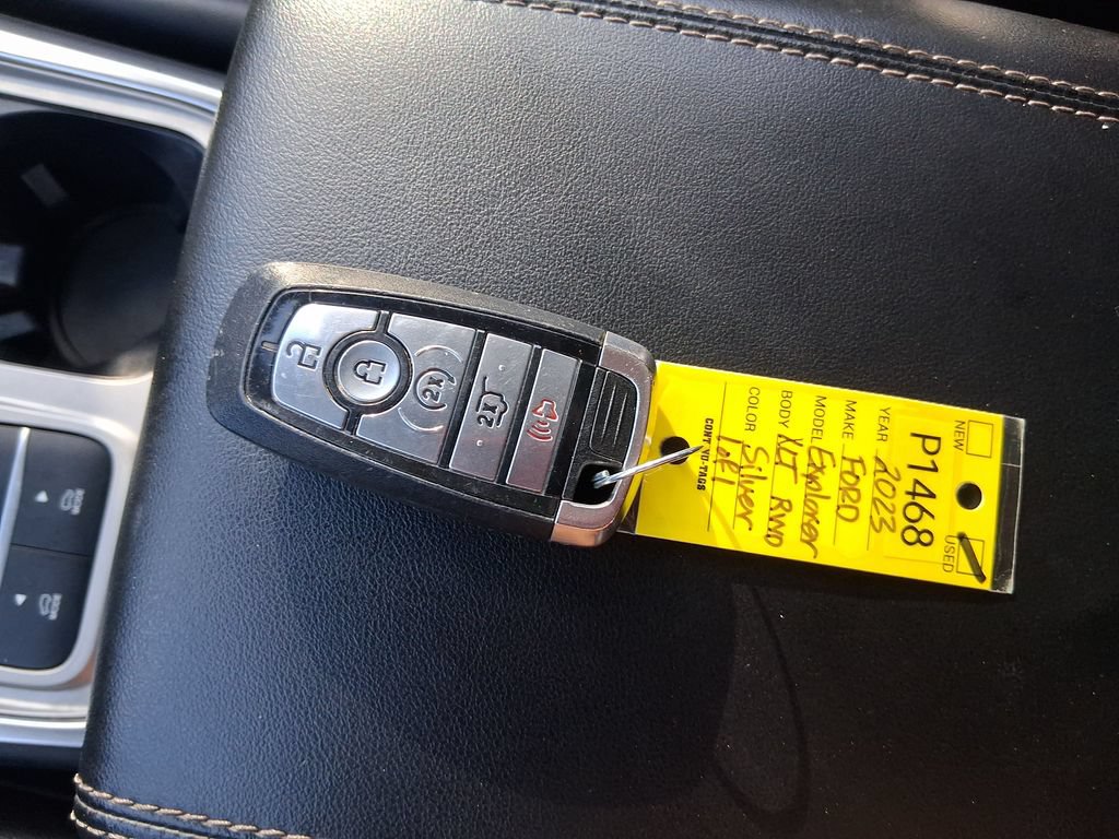 Used 2023 Ford Explorer XLT w/ Equipment Group 202A RWD image 27