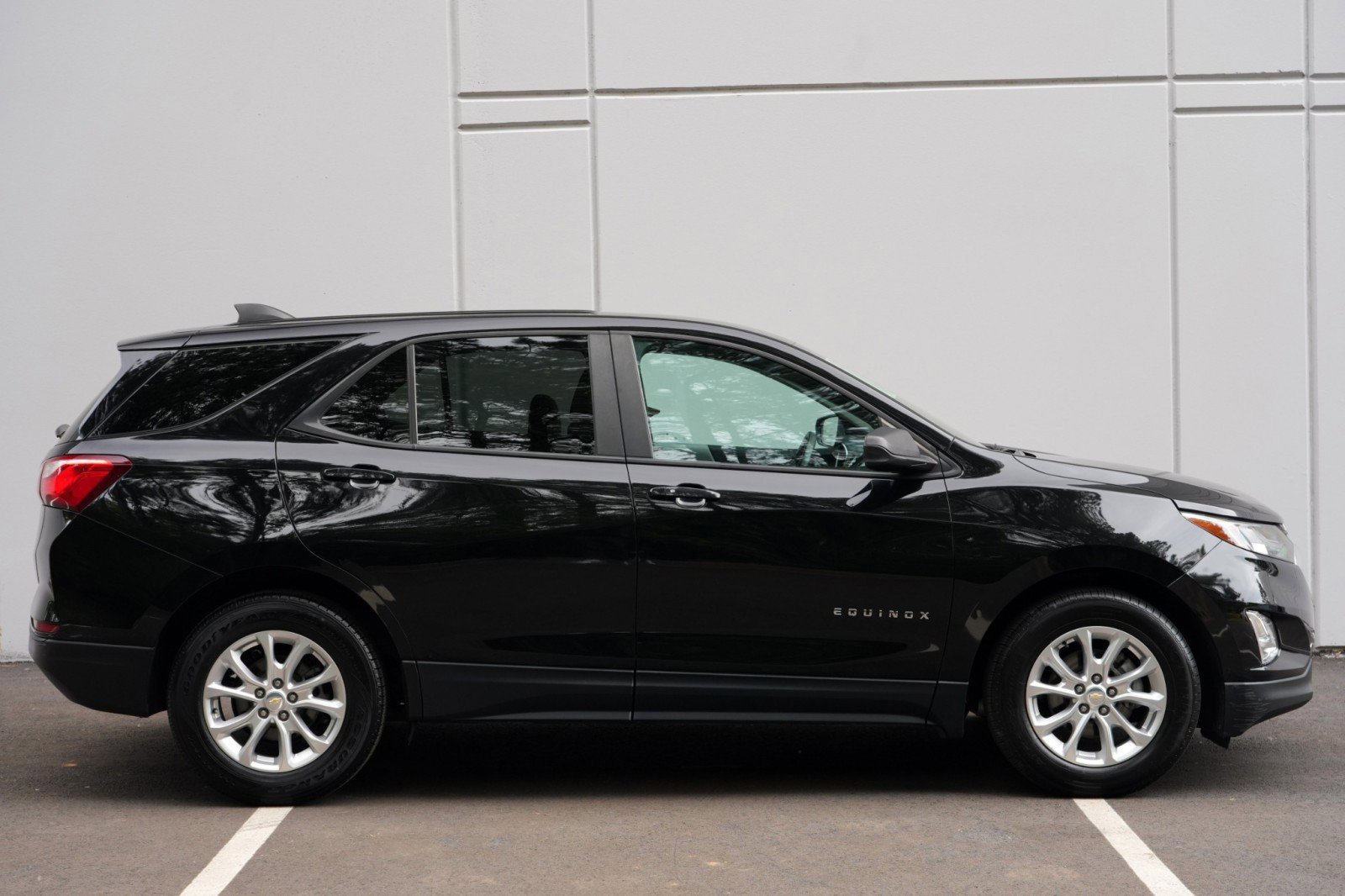 Used 2020 Chevrolet Equinox LS w/ LS Convenience Package FWD image 42