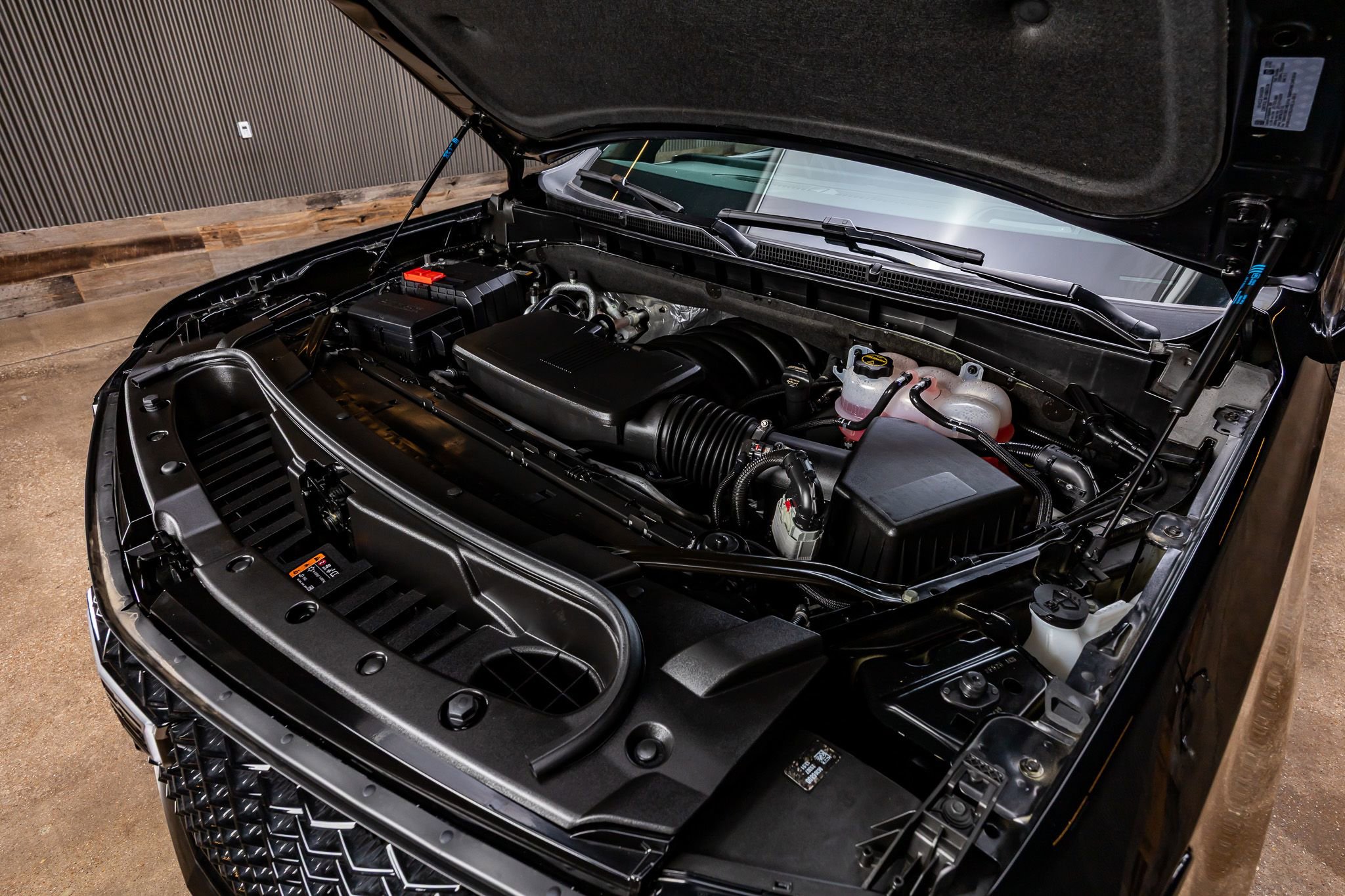 Used 2026 Cadillac Escalade ESV Sport w/ LPO, ONYX Package AWD/4WD image 39