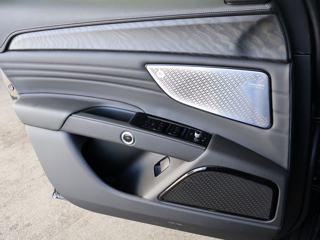 Used 2025 Maserati Grecale Modena image 38