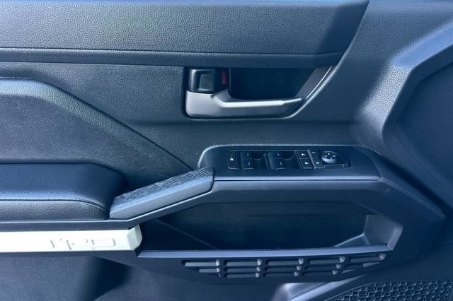 Used 2024 Toyota Tacoma TRD Off-Road image 12