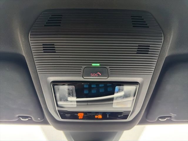 Used 2024 Volkswagen Atlas Cross Sport SE image 19