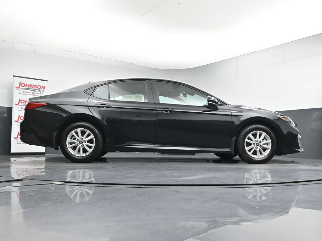 Used 2025 Toyota Camry LE FWD image 38