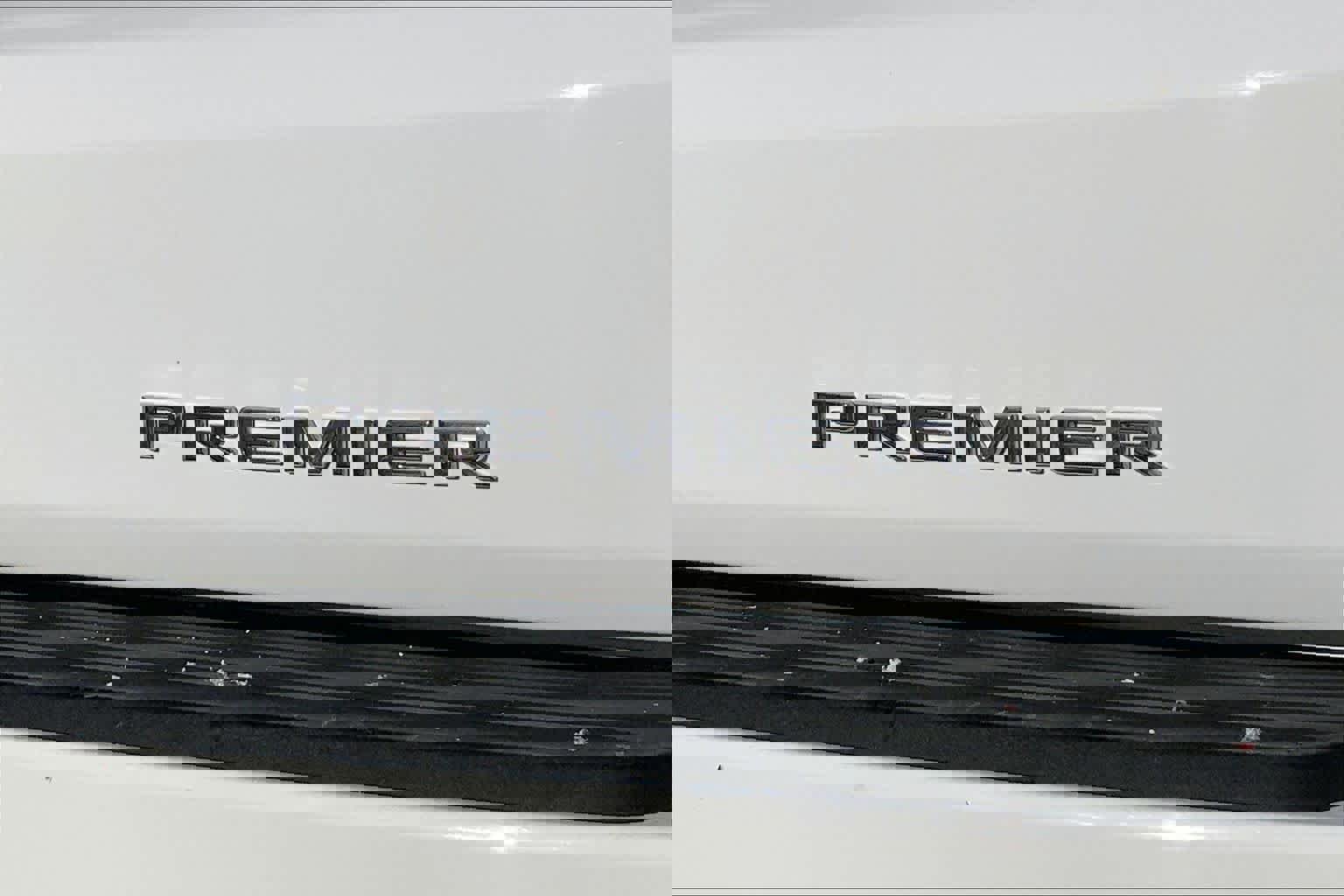 Used 2021 Chevrolet Suburban Premier w/ Premium Package image 10