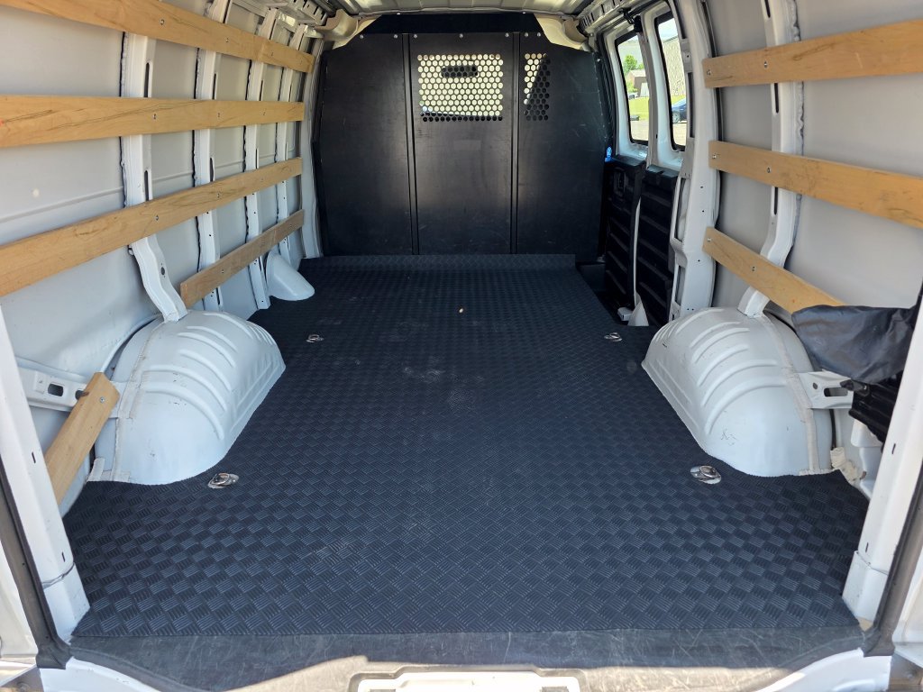 Used 2025 GMC Savana 2500 w/ Driver Convenience Package RWD image 18
