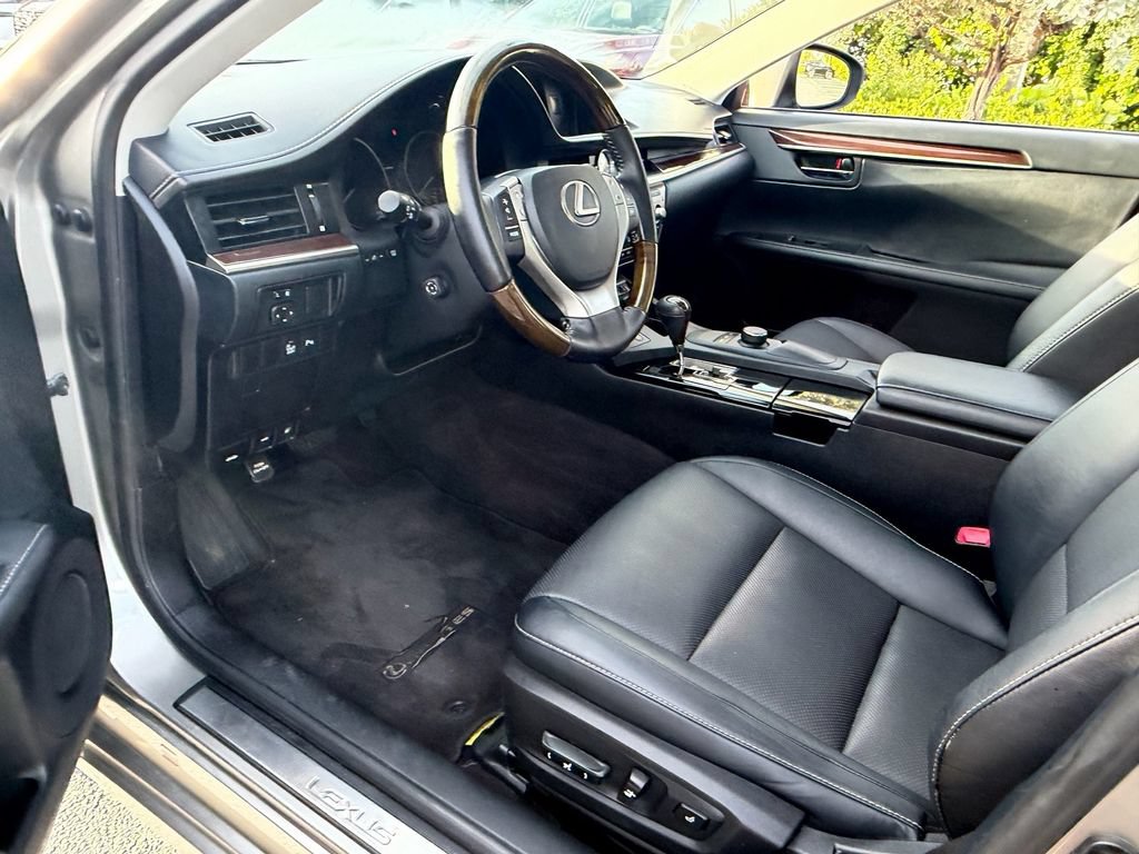 Used 2015 Lexus ES 350 w/ Premium Package FWD image 11