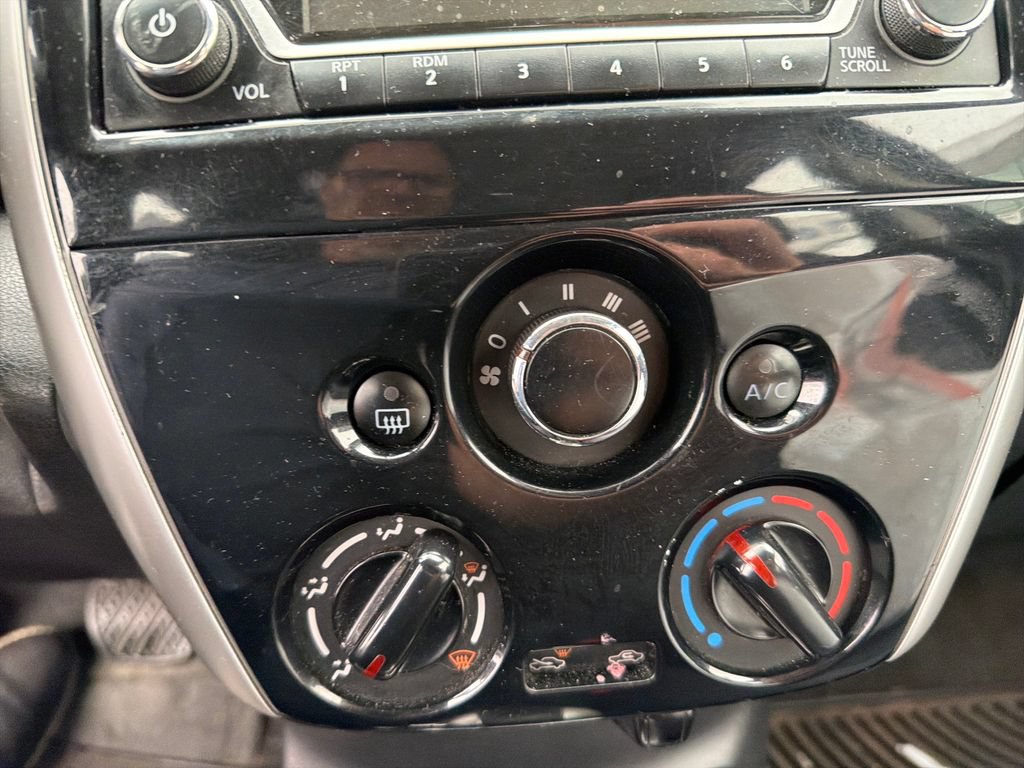 Used 2015 Nissan Versa Note SV w/ SV Convenience Package FWD image 18