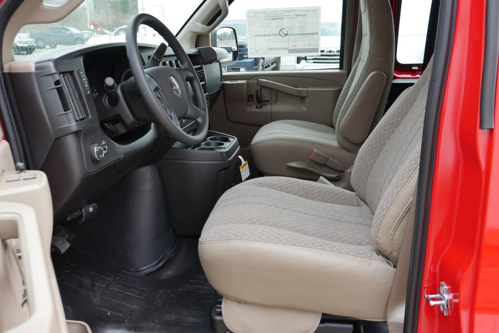 New 2026 Chevrolet Express 3500 Extended image 8