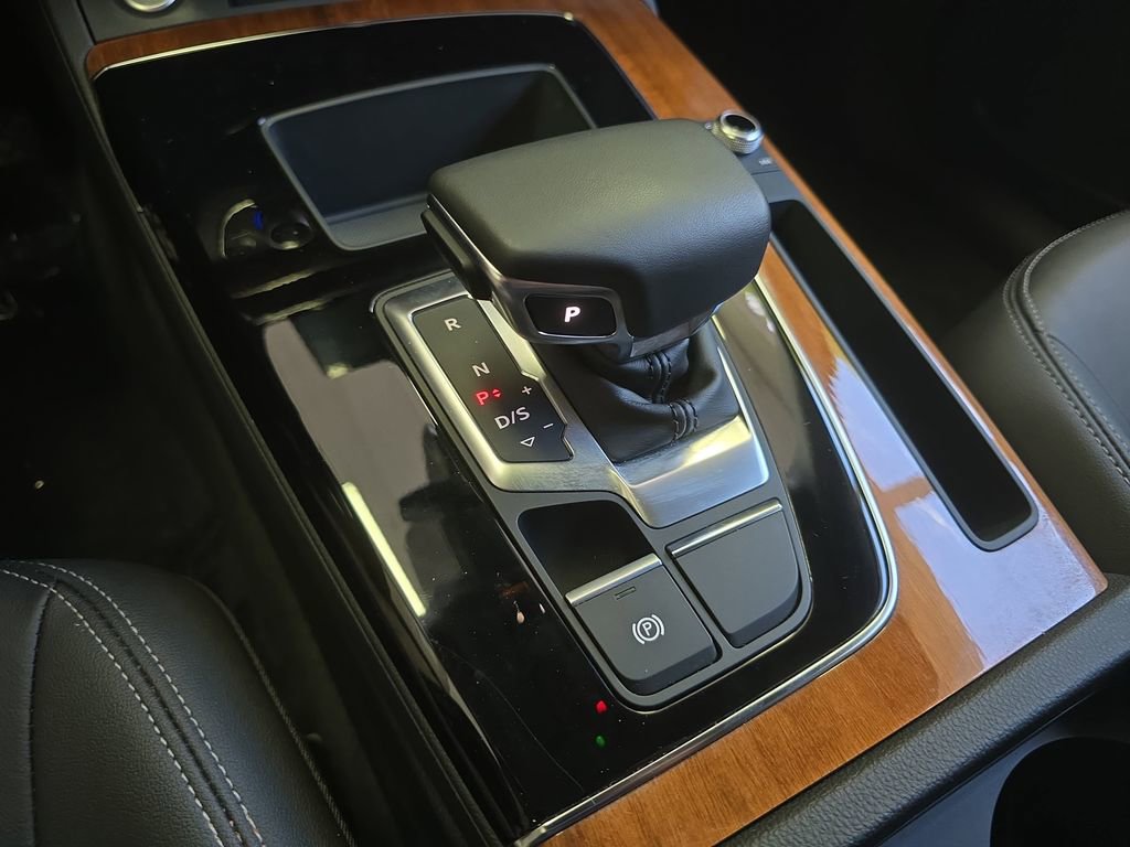 Used 2023 Audi Q5 2.0T Premium w/ Convenience Package image 21