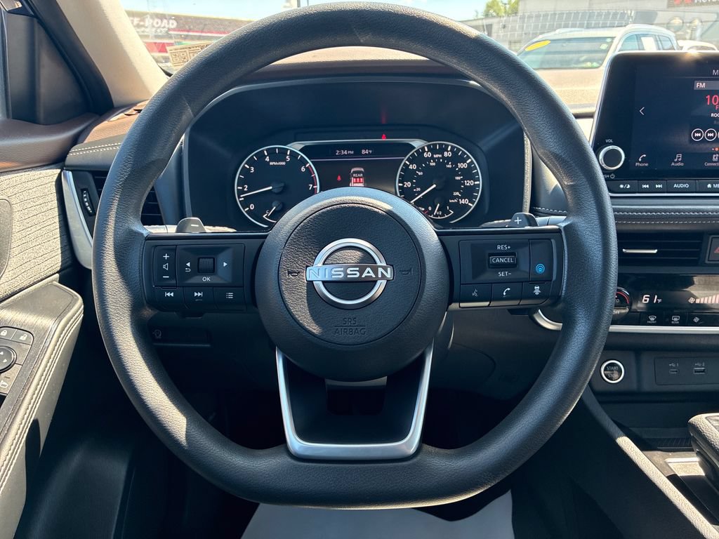 Used 2023 Nissan Rogue SV AWD/4WD image 19