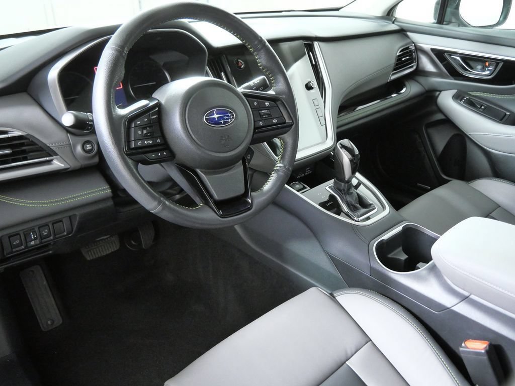 Used 2025 Subaru Outback Onyx Edition AWD/4WD image 3