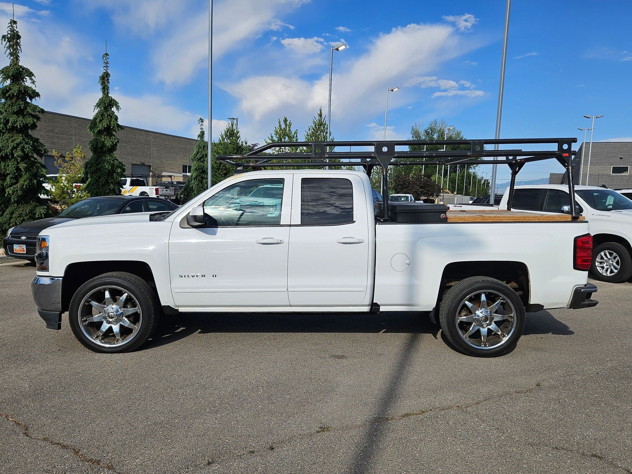 Used 2017 Chevrolet Silverado 1500 LT w/ All Star Edition AWD/4WD image 7