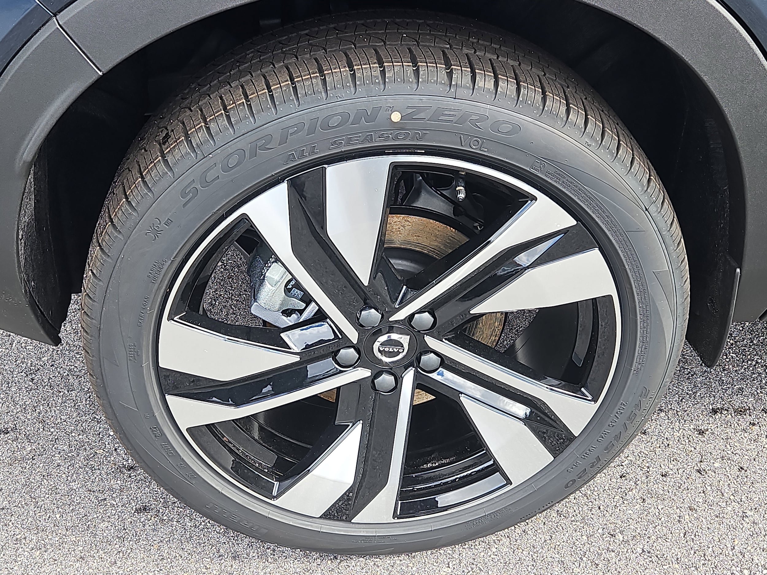 New 2026 Volvo XC40 B5 Ultra w/ Protection Package Premier AWD/4WD image 20