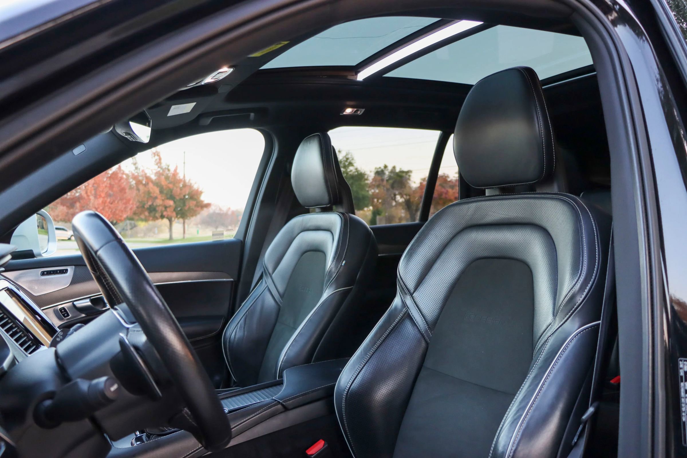 Used 2018 Volvo XC90 T6 R-Design w/ Convenience Package image 15