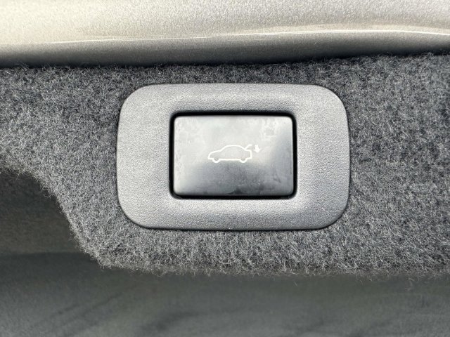Used 2018 Lexus LS 500 w/ Luxury Package RWD image 23