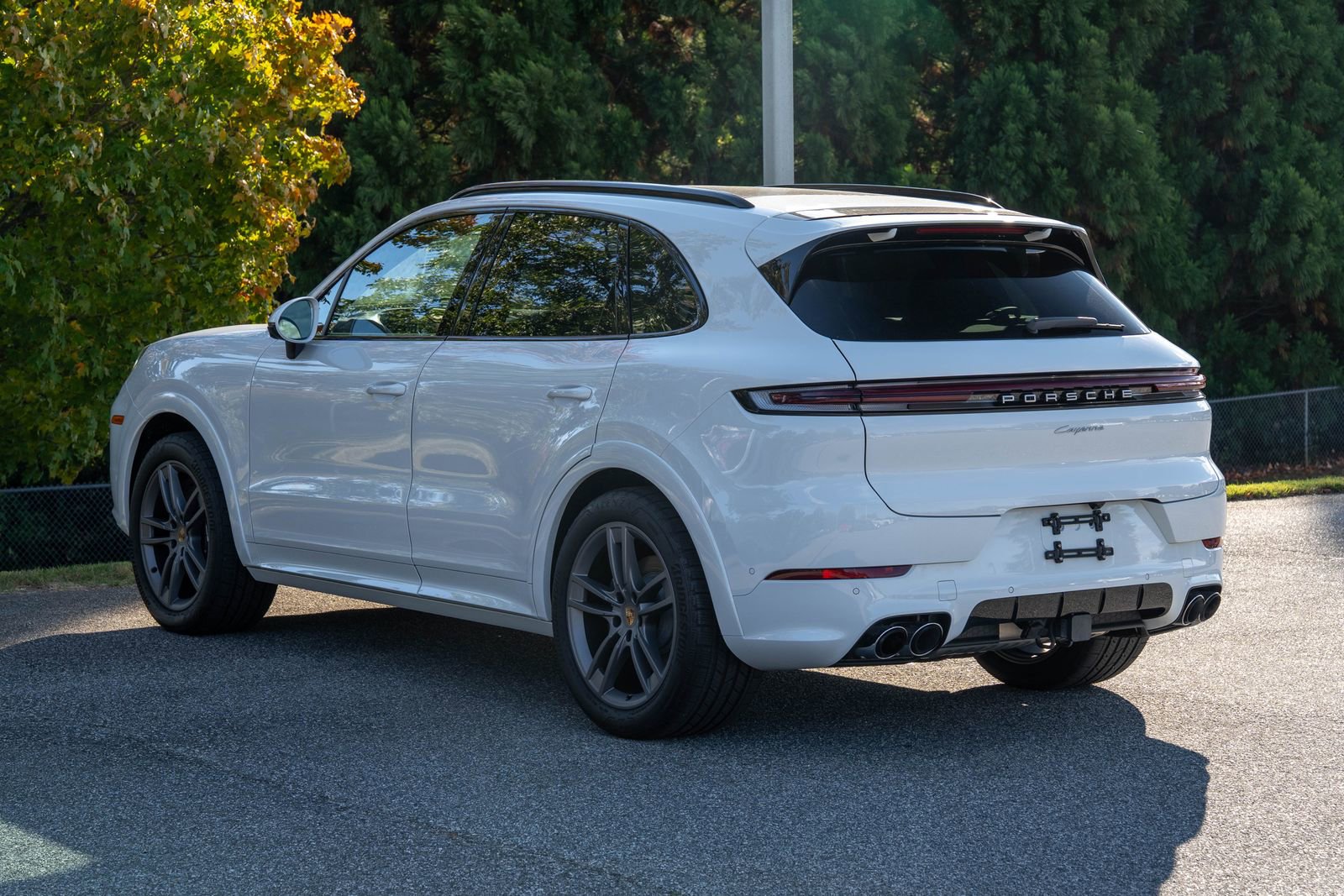 Certified 2025 Porsche Cayenne image 3