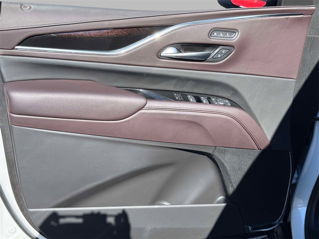 Used 2024 Cadillac Escalade ESV Sport Platinum w/ LPO, ONYX Package image 21