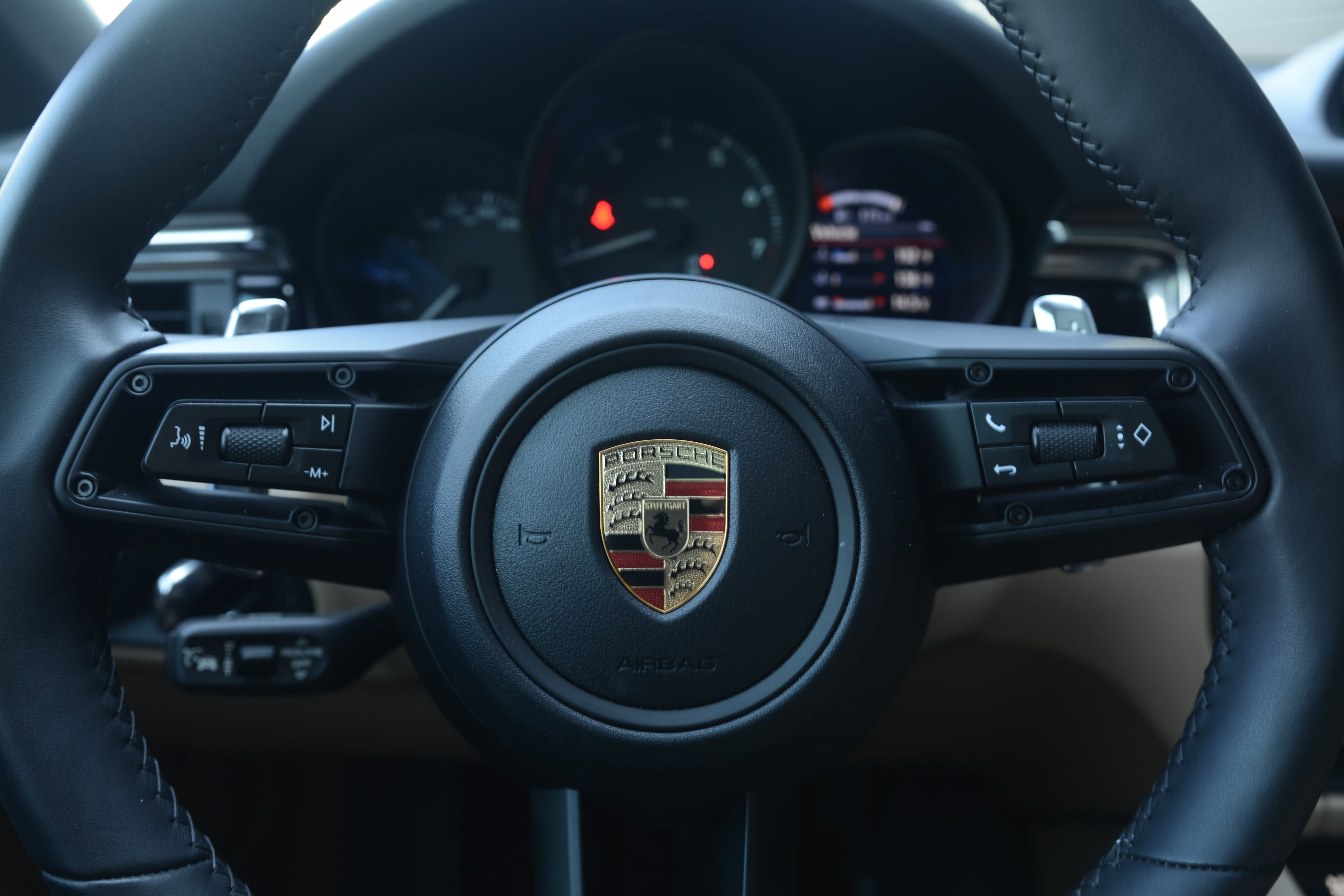 Certified 2026 Porsche Macan AWD/4WD image 18