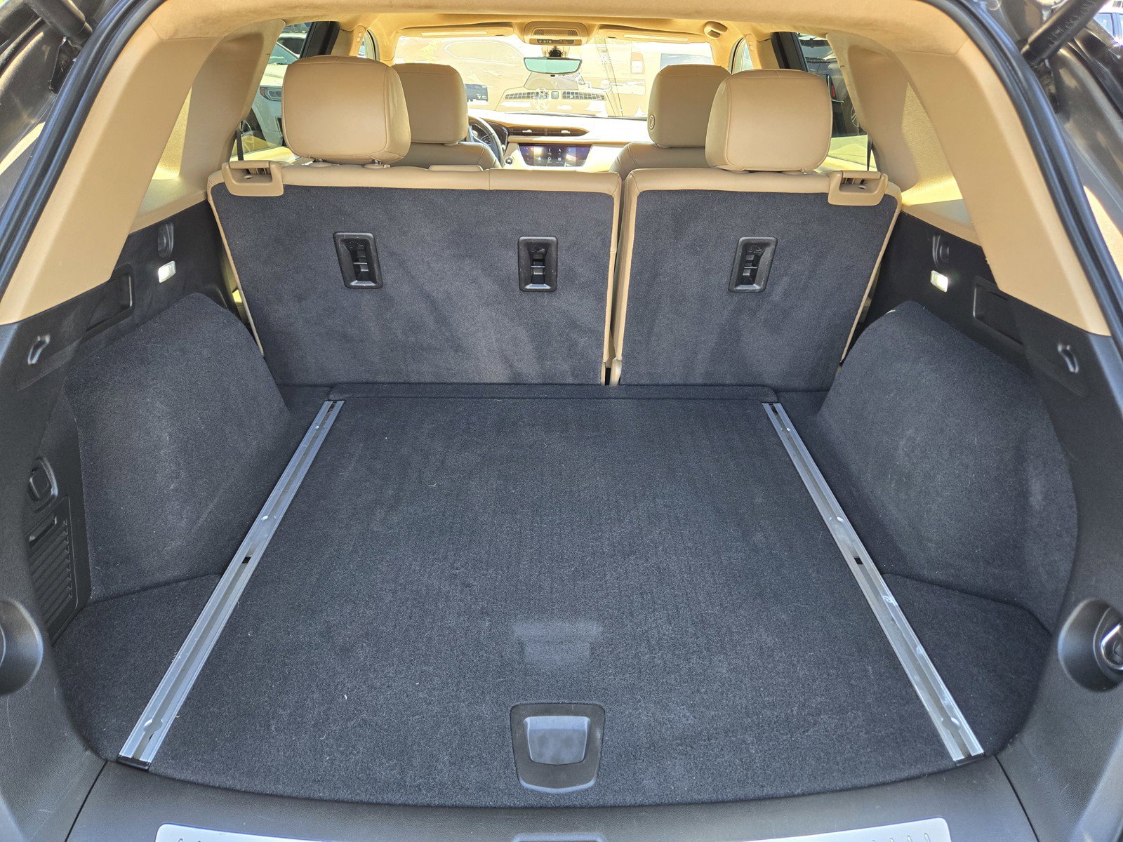 Used 2020 Cadillac XT5 Sportv w/ Platinum Package AWD/4WD image 9