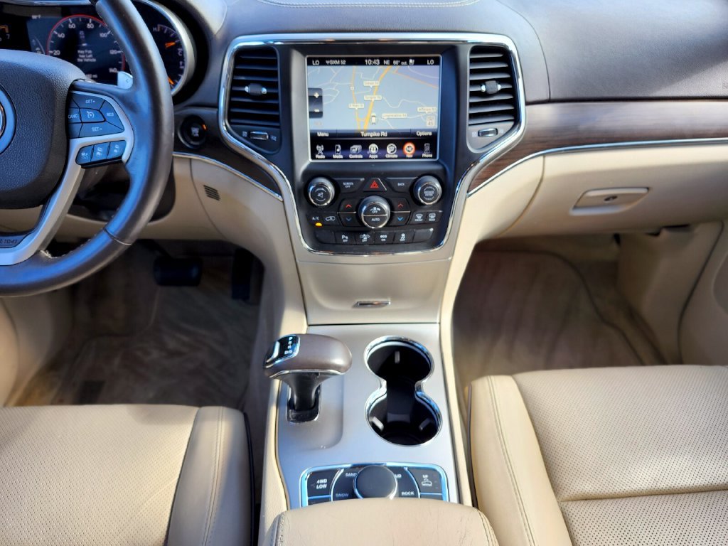Used 2015 Jeep Grand Cherokee Overland w/ Advanced Technology Group AWD/4WD image 14
