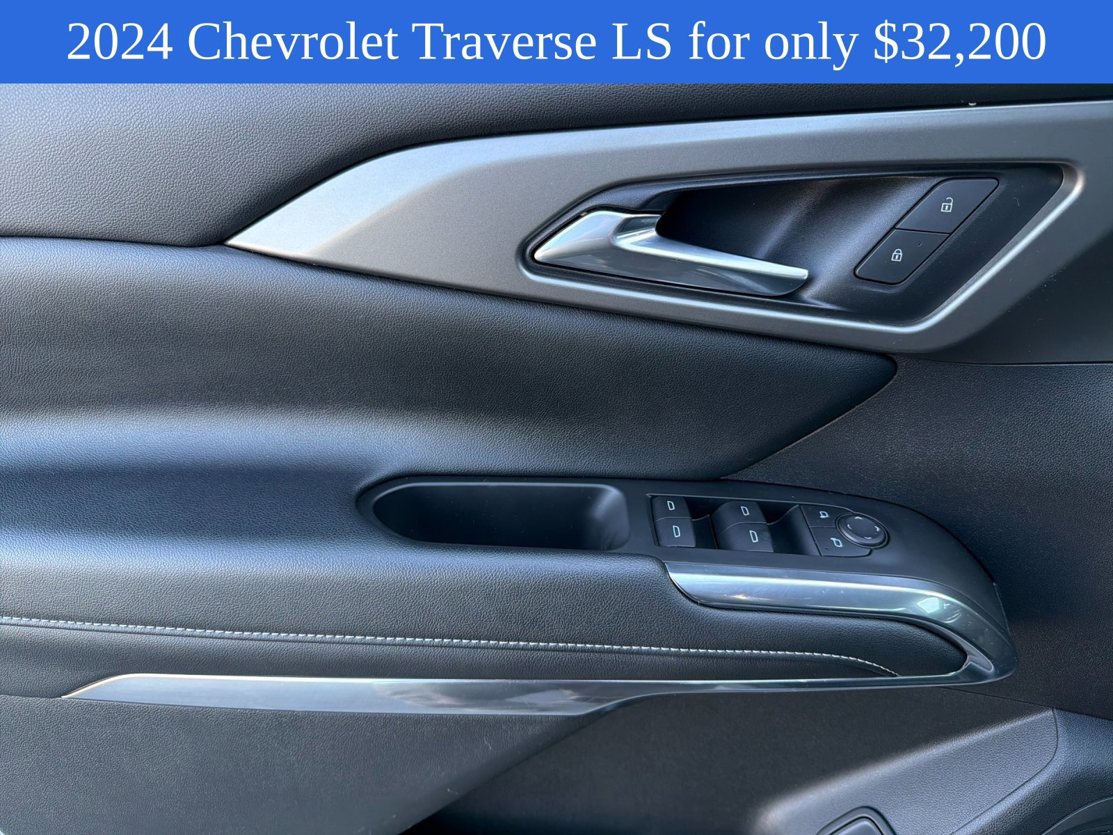 Used 2024 Chevrolet Traverse LS FWD image 11