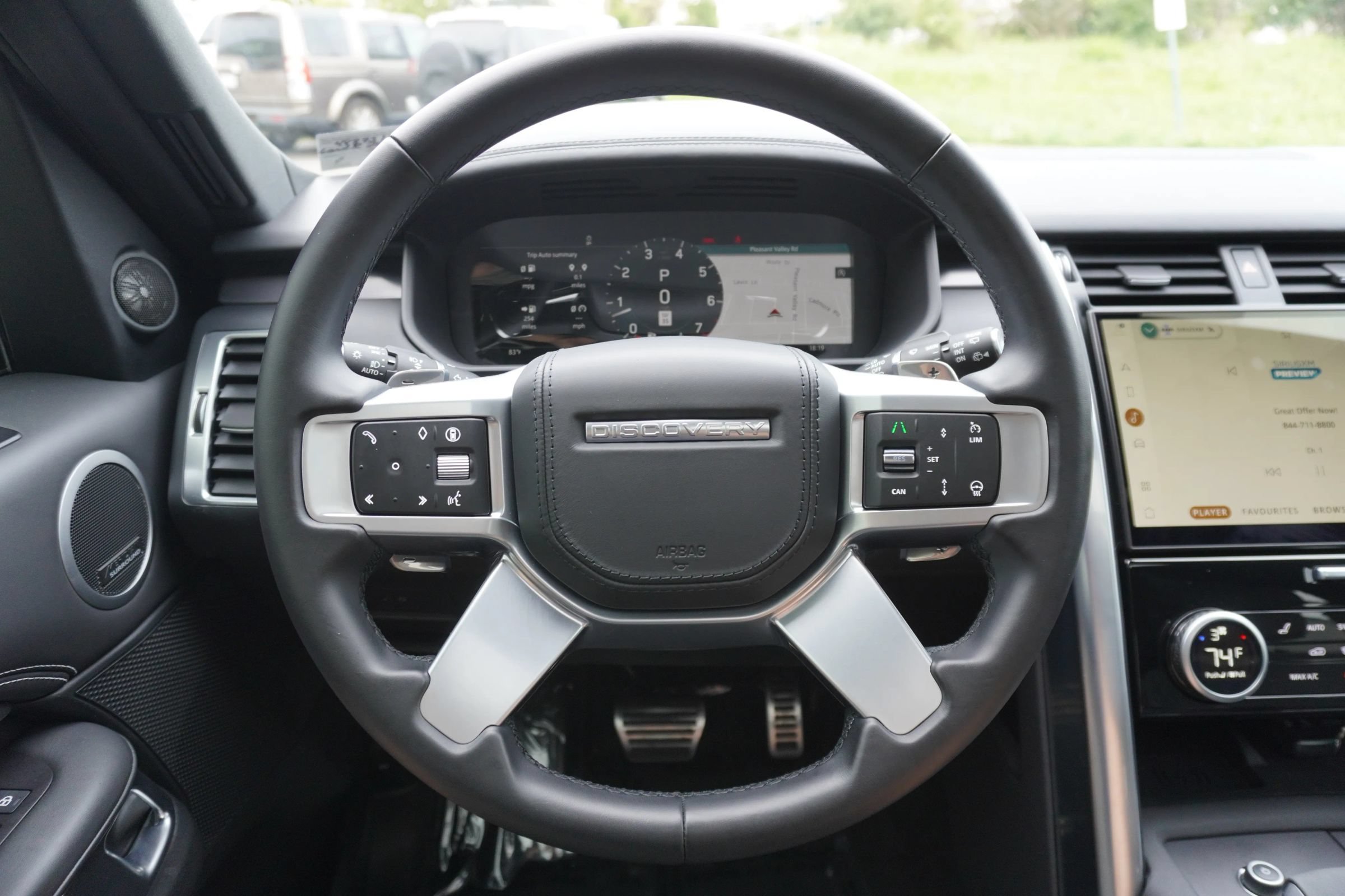 Used 2024 Land Rover Discovery Metropolitan Edition AWD/4WD image 24