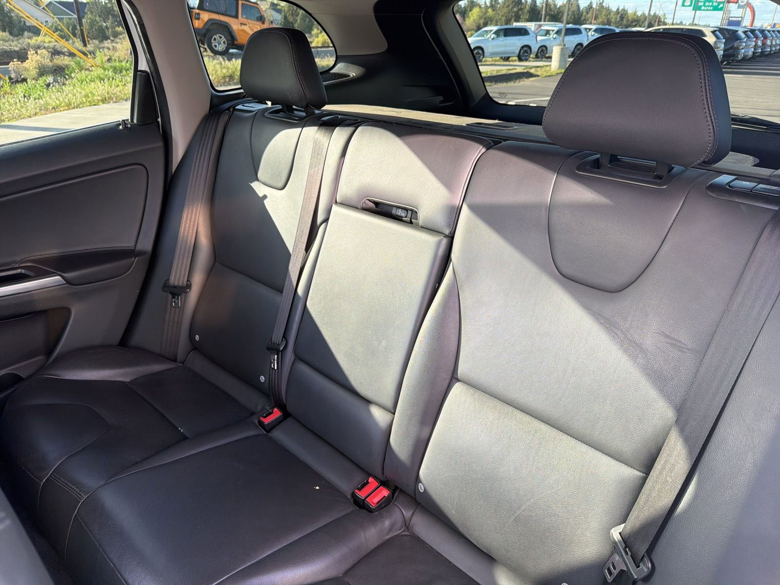 Used 2016 Volvo XC60 T6 w/ Proximity Package AWD/4WD image 22