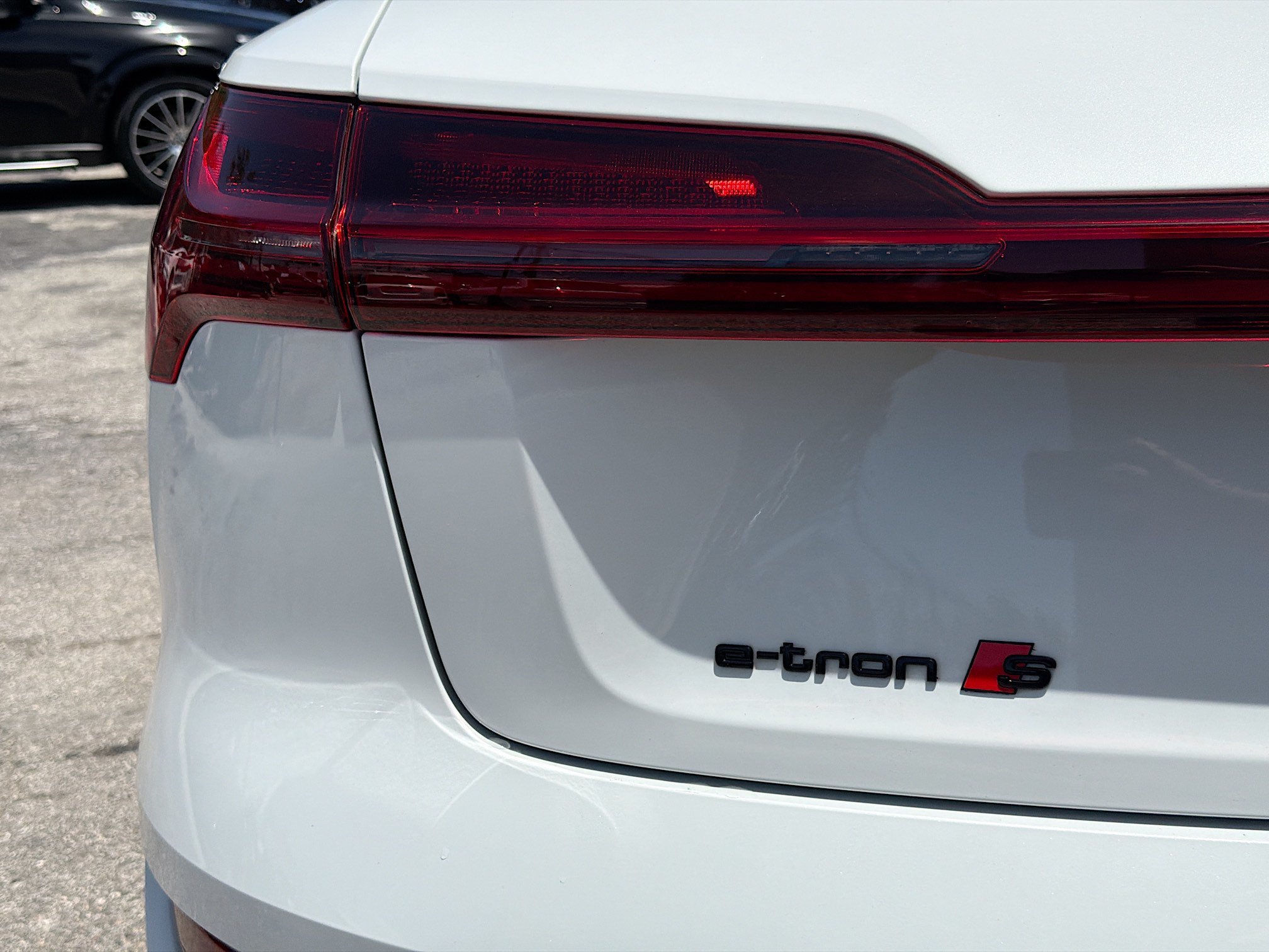 Used 2022 Audi e-tron S Premium Plus AWD/4WD image 10