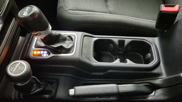 Used 2018 Jeep Wrangler Unlimited Sport S AWD/4WD image 16