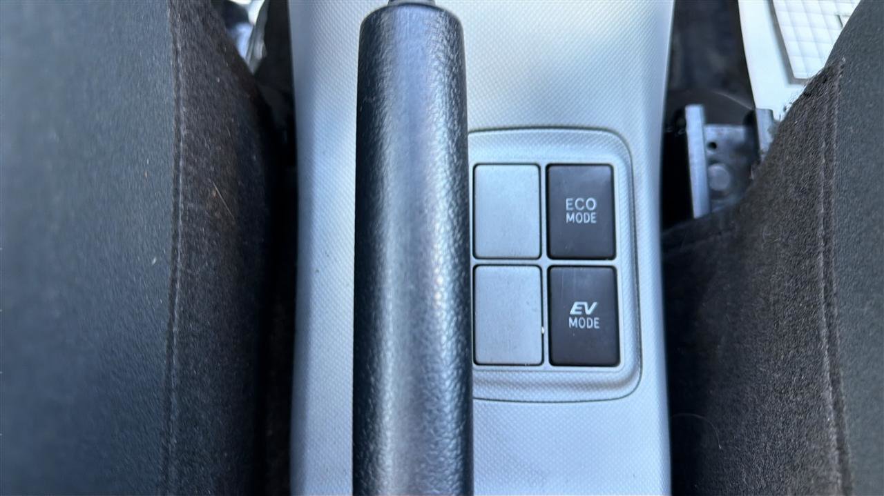 Used 2014 Toyota Prius C One image 24