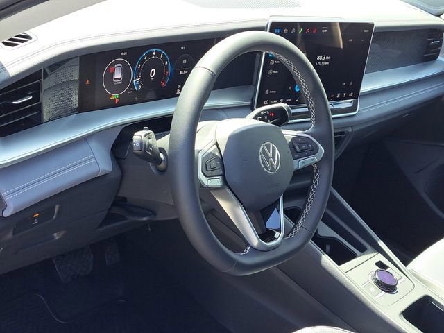 New 2026 Volkswagen Tiguan SE AWD/4WD image 8