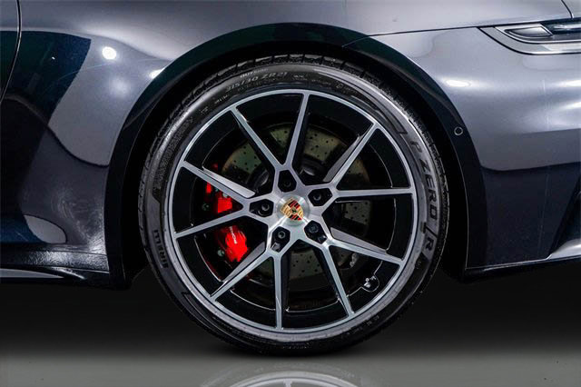 Used 2025 Porsche 911 Carrera 4 GTS image 30