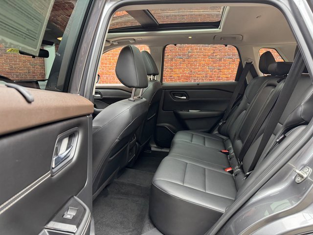 Used 2022 Nissan Rogue SV w/ SV Premium Package image 23