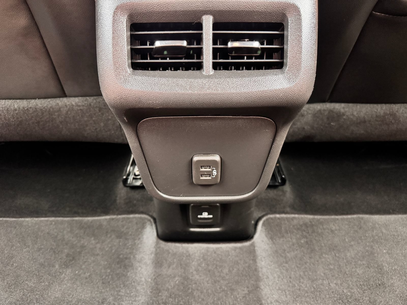 Used 2023 Chevrolet Equinox RS w/ RS Leather Package FWD image 33