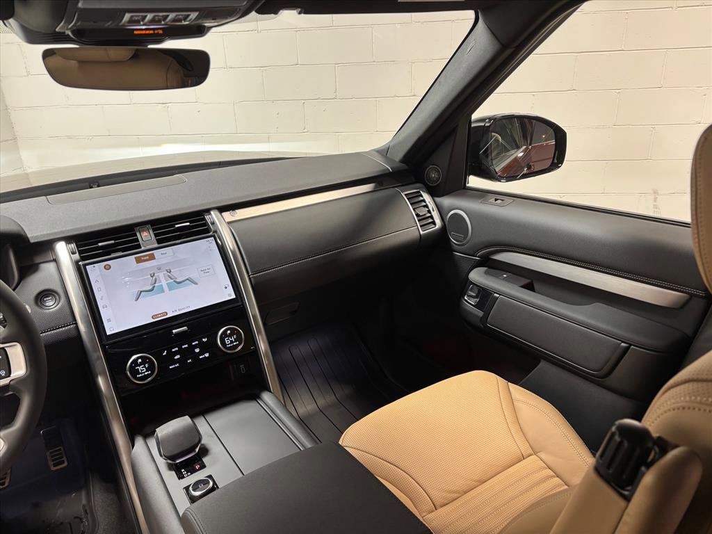 New 2026 Land Rover Discovery Limited Edition image 35